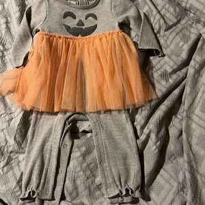 Mud pie Halloween romper like new 9-12 months
